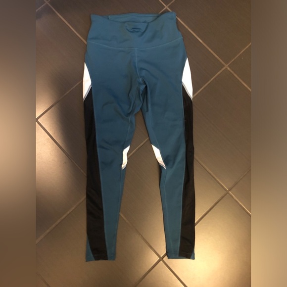 Buttery-Soft Shaping Leggings (Size Small) - Picture 12 of 16